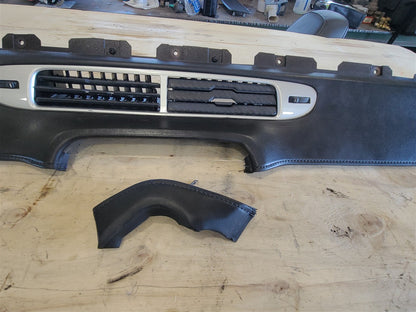 2014 CAMARO RH PASSENGER DASH TRIM & CENTER VENT 33561 - image 3