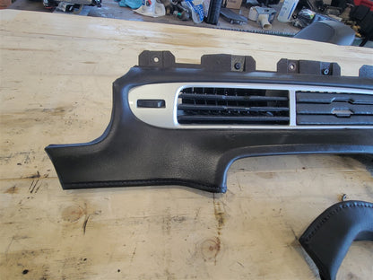 2014 CAMARO RH PASSENGER DASH TRIM & CENTER VENT 33561 - image 4