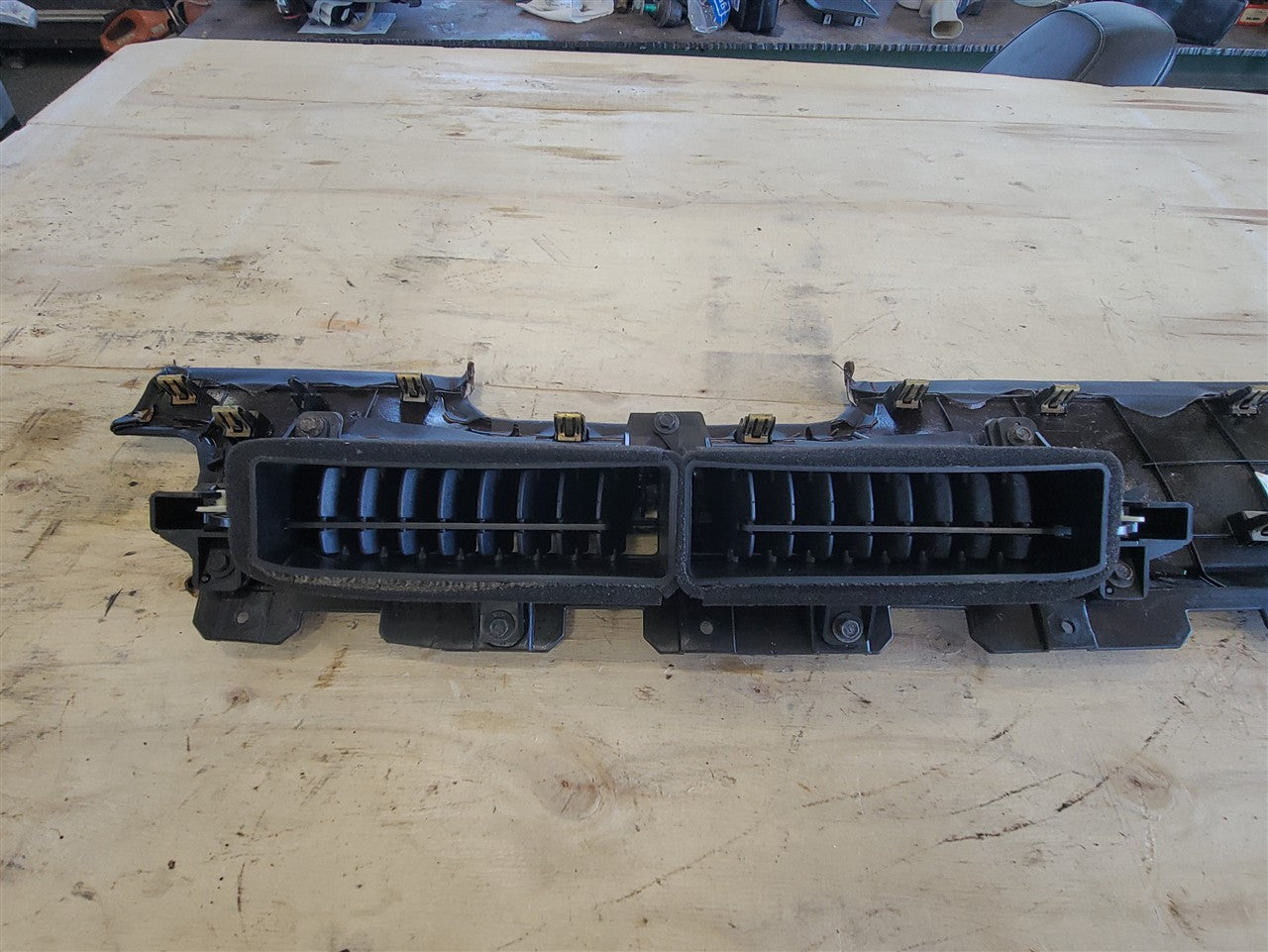 2014 CAMARO RH PASSENGER DASH TRIM & CENTER VENT 33561 - image 12