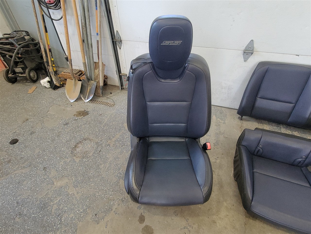 2014 CAMARO BLACK & BLUE 2 TONE FRONT REAR SEATS 33568 - image 8