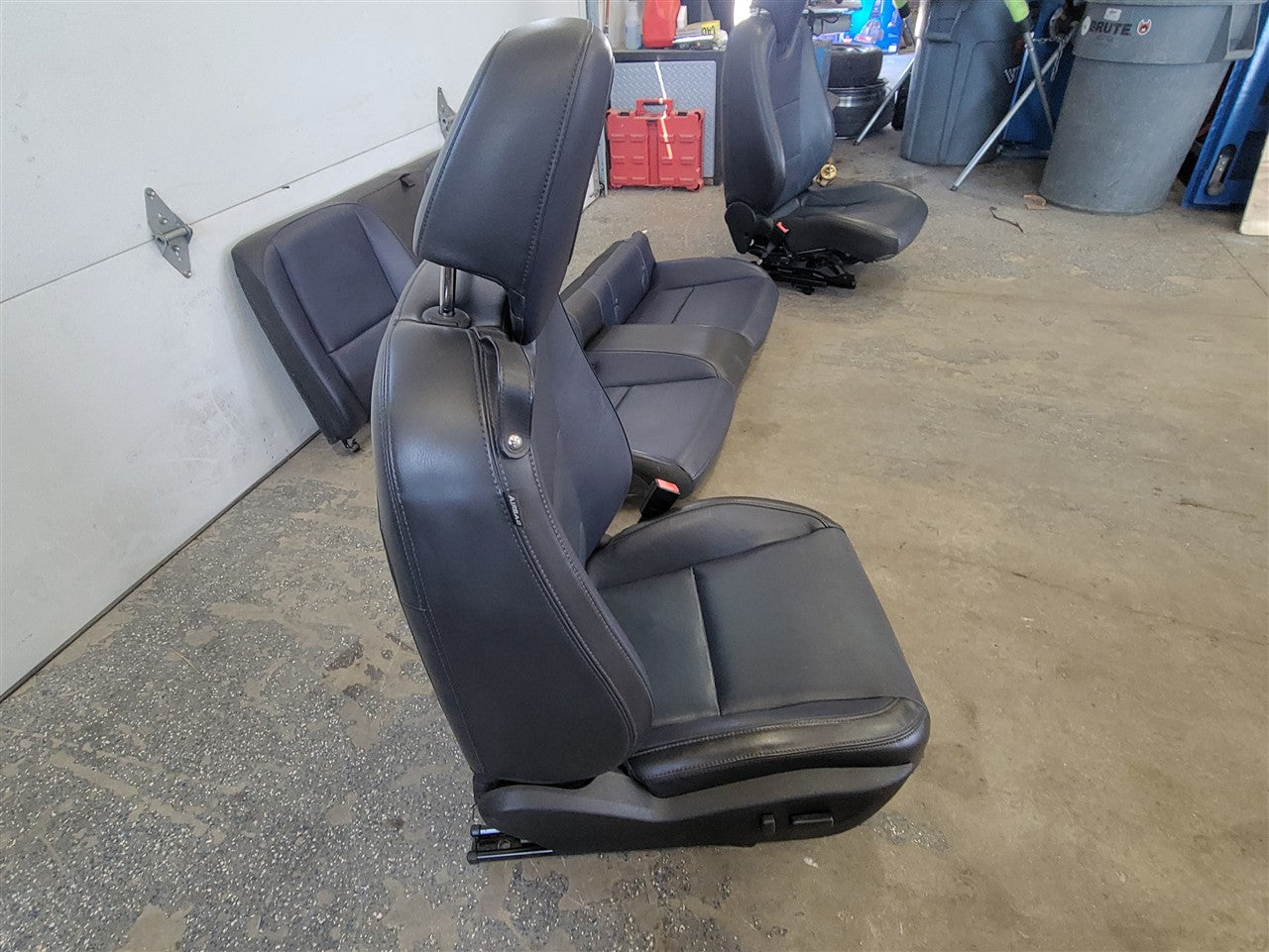 2014 CAMARO BLACK & BLUE 2 TONE FRONT REAR SEATS 33568 - image 11