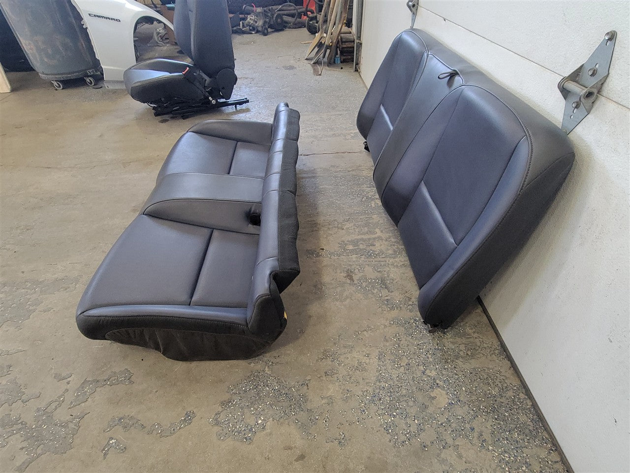 2014 CAMARO BLACK & BLUE 2 TONE FRONT REAR SEATS 33568 - image 15