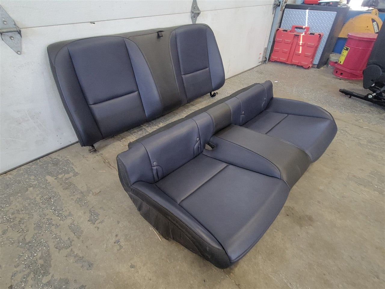 2014 CAMARO BLACK & BLUE 2 TONE FRONT REAR SEATS 33568 - image 16