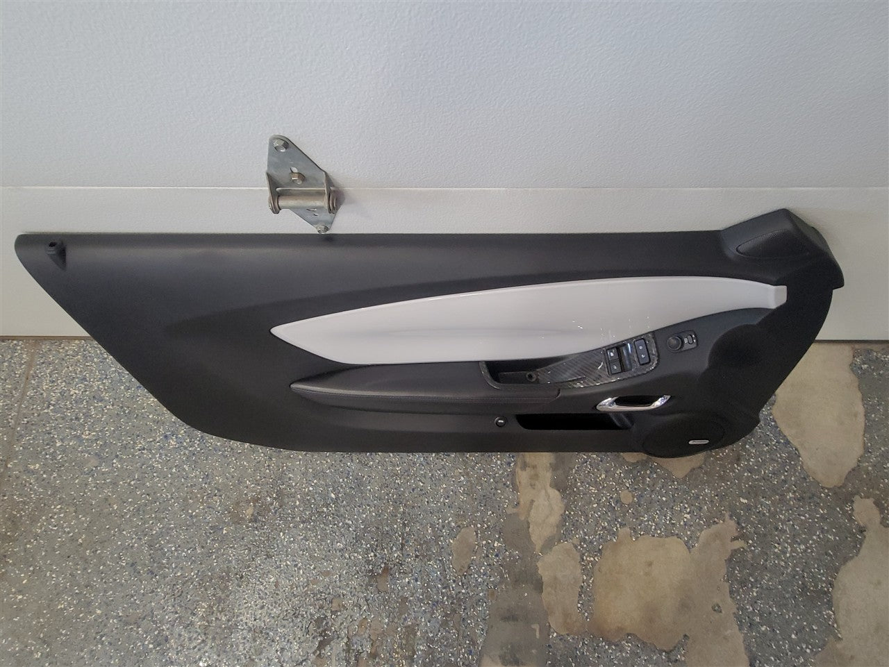 2014 CAMARO DOOR PANELS PAIR BLACK W/WHITE TRIM 33570 - image 7