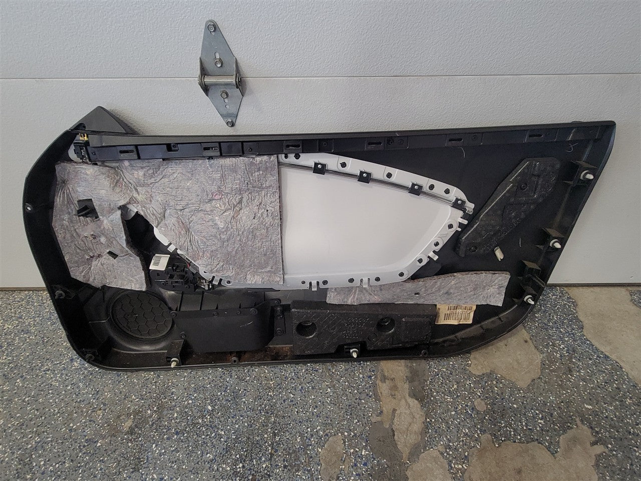2014 CAMARO DOOR PANELS PAIR BLACK W/WHITE TRIM 33570 - image 10