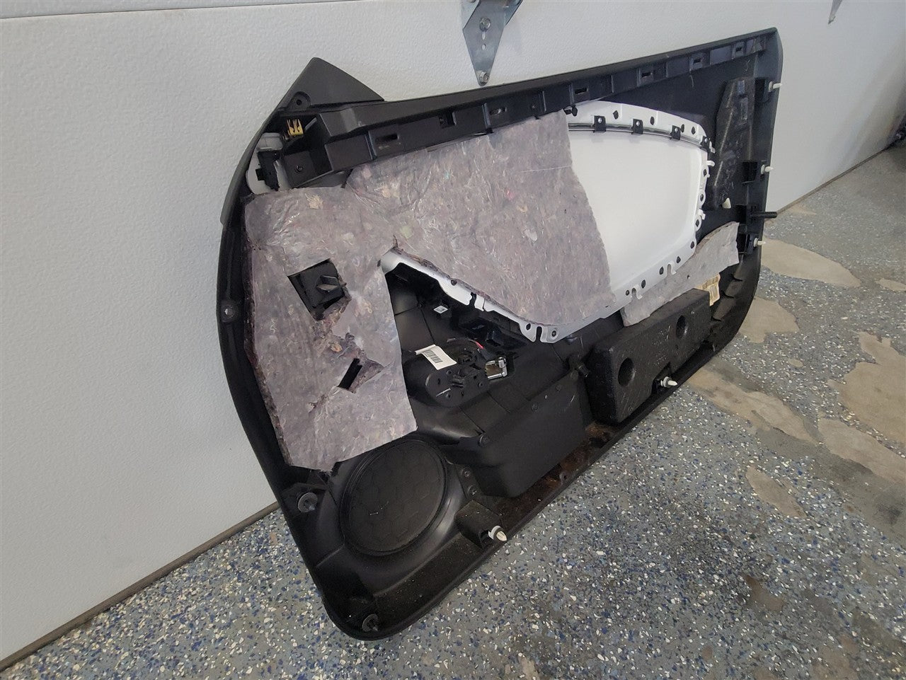 2014 CAMARO DOOR PANELS PAIR BLACK W/WHITE TRIM 33570 - image 12