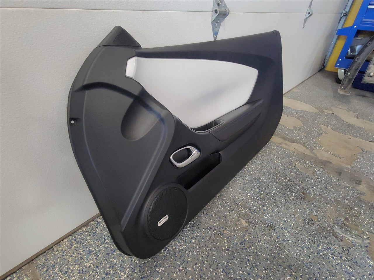 2014 CAMARO DOOR PANELS PAIR BLACK W/WHITE TRIM 33570 - image 15