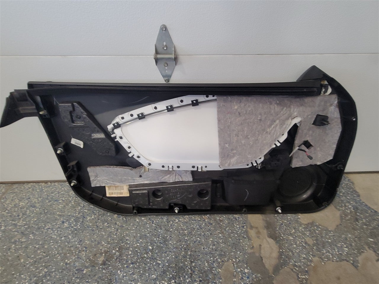 2014 CAMARO DOOR PANELS PAIR BLACK W/WHITE TRIM 33570 - image 18