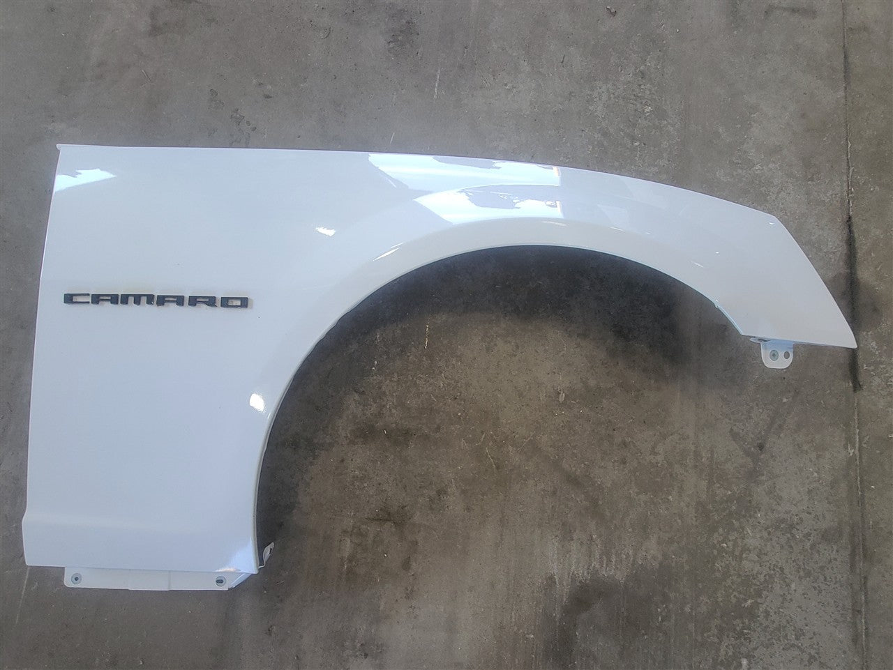2014 CAMARO RH FENDER SUMMIT WHITE GAZ 6D.5 33571 - image 1