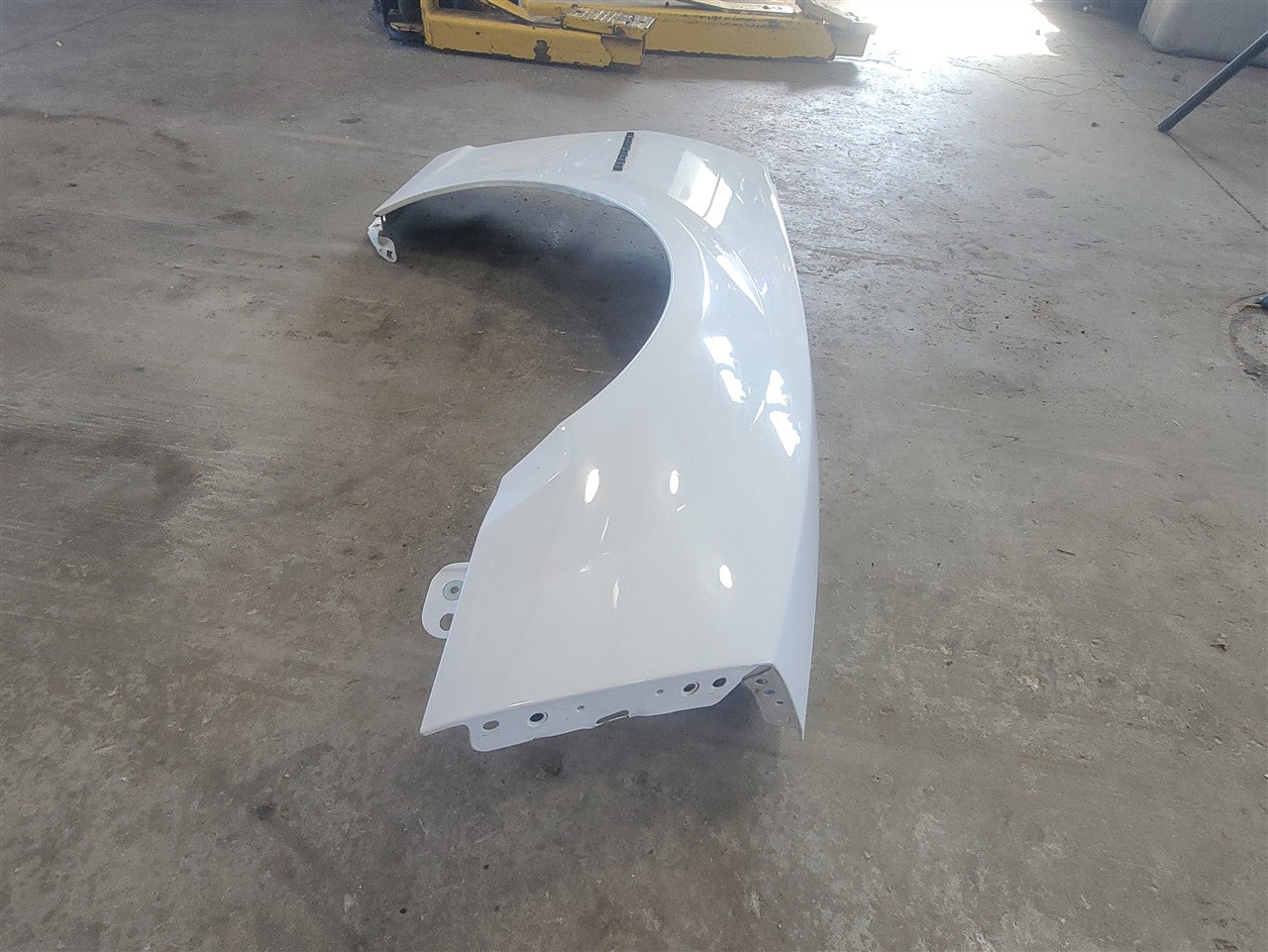 2014 CAMARO RH FENDER SUMMIT WHITE GAZ 6D.5 33571 - image 7