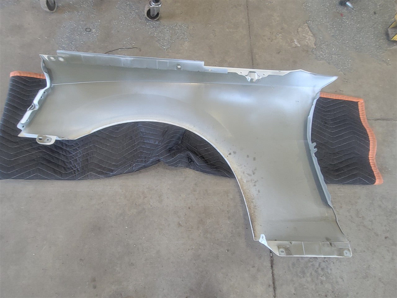 2014 CAMARO RH FENDER SUMMIT WHITE GAZ 6D.5 33571 - image 9