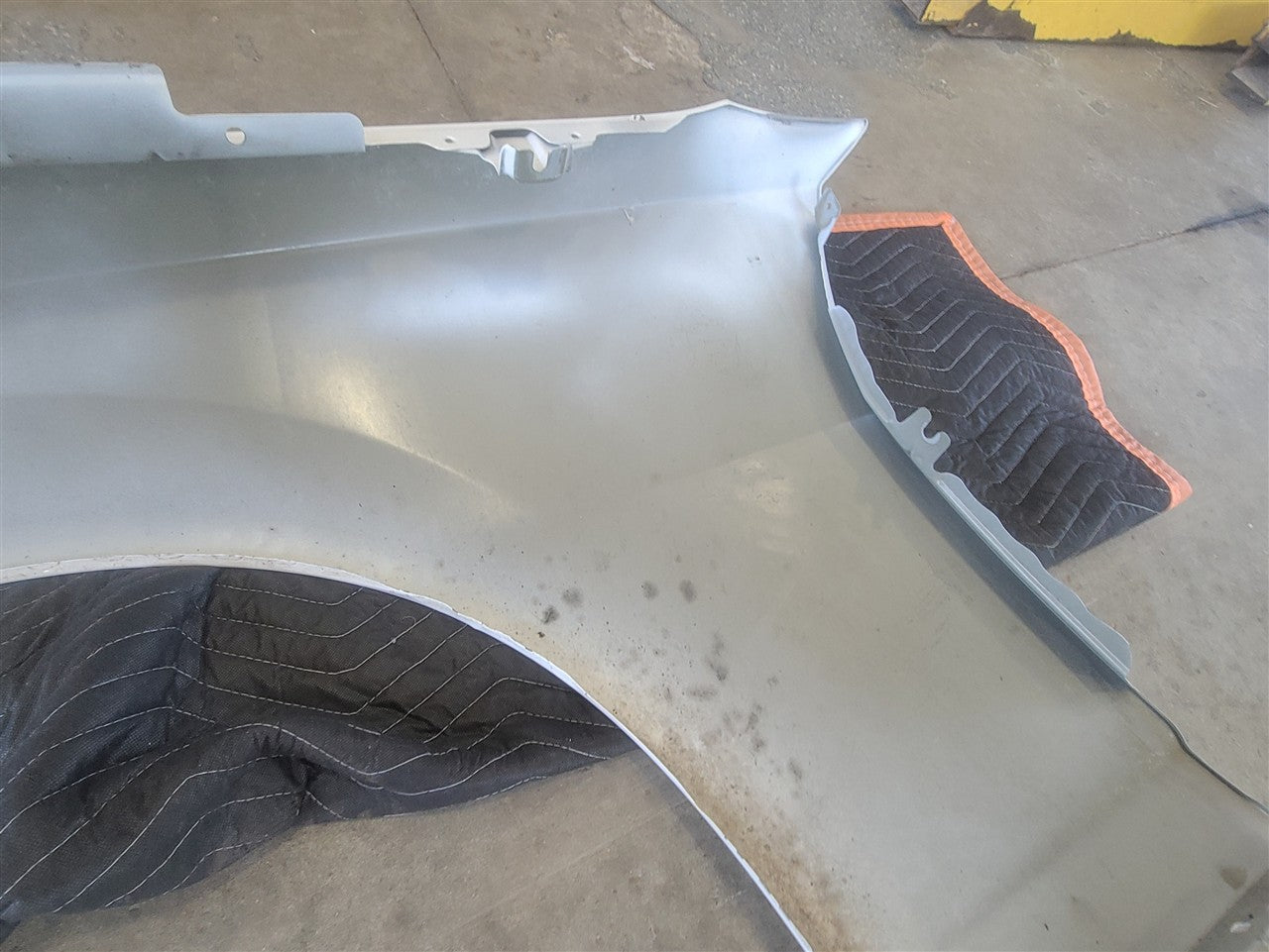 2014 CAMARO RH FENDER SUMMIT WHITE GAZ 6D.5 33571 - image 11
