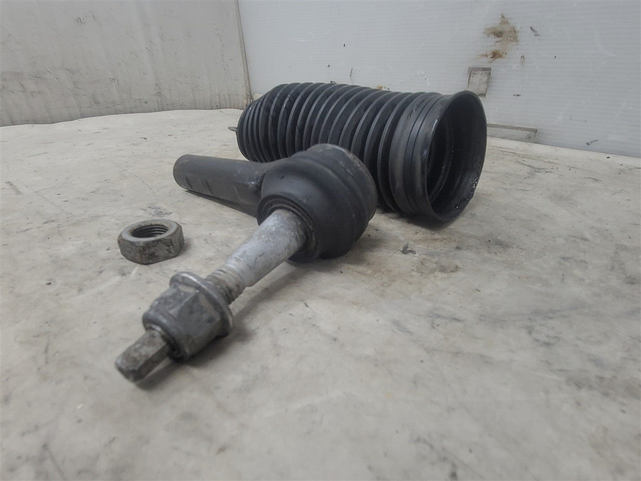 2014 CAMARO OEM OUTER TIE ROD 61K 33579 - image 4