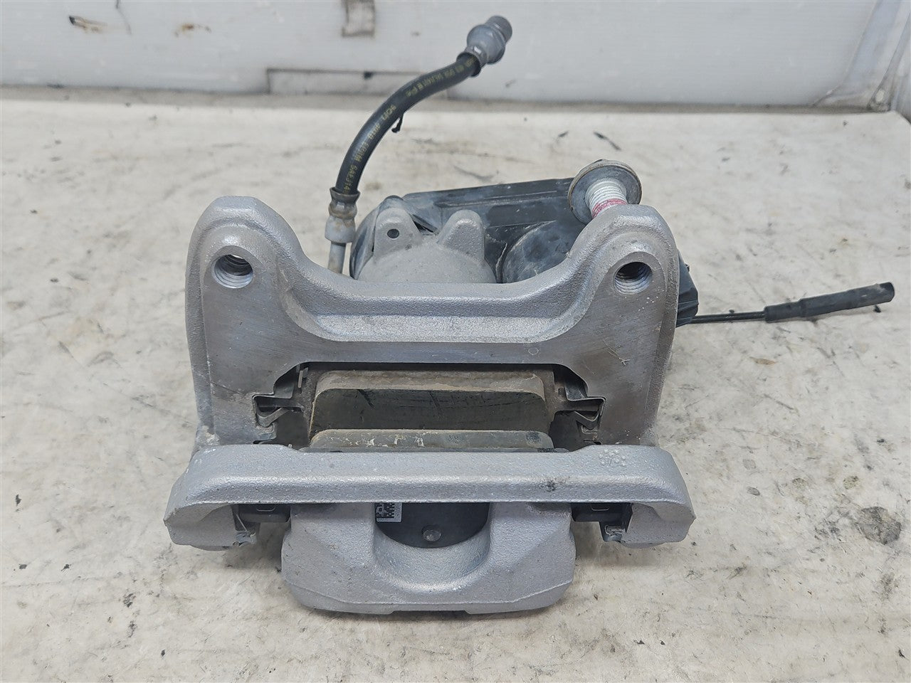 2022 SILVRDO15 LH REAR CALIPER ELECTRIC PARK BRAKE 33581 - image 6