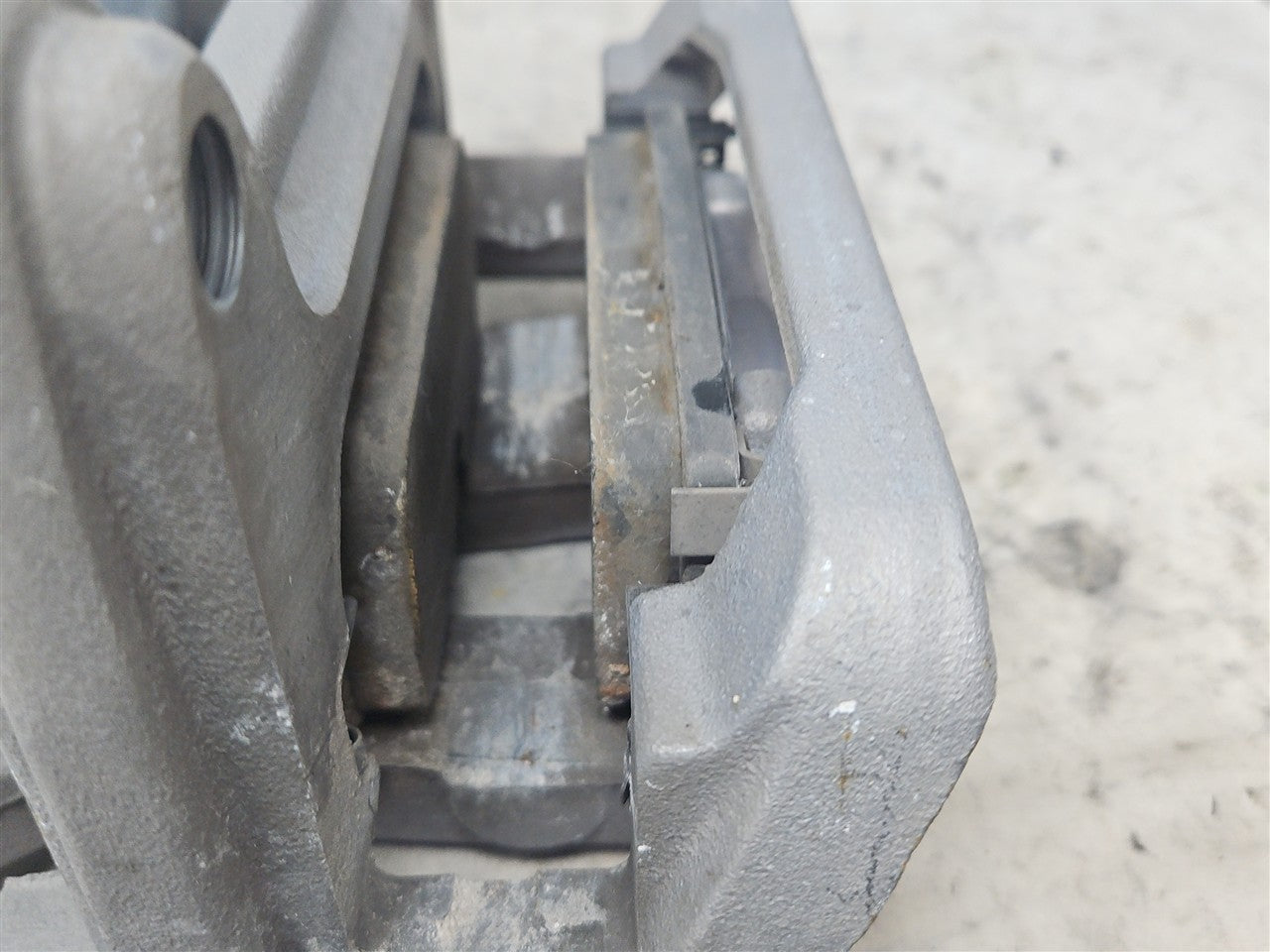 2022 SILVRDO15 LH REAR CALIPER ELECTRIC PARK BRAKE 33581 - image 10