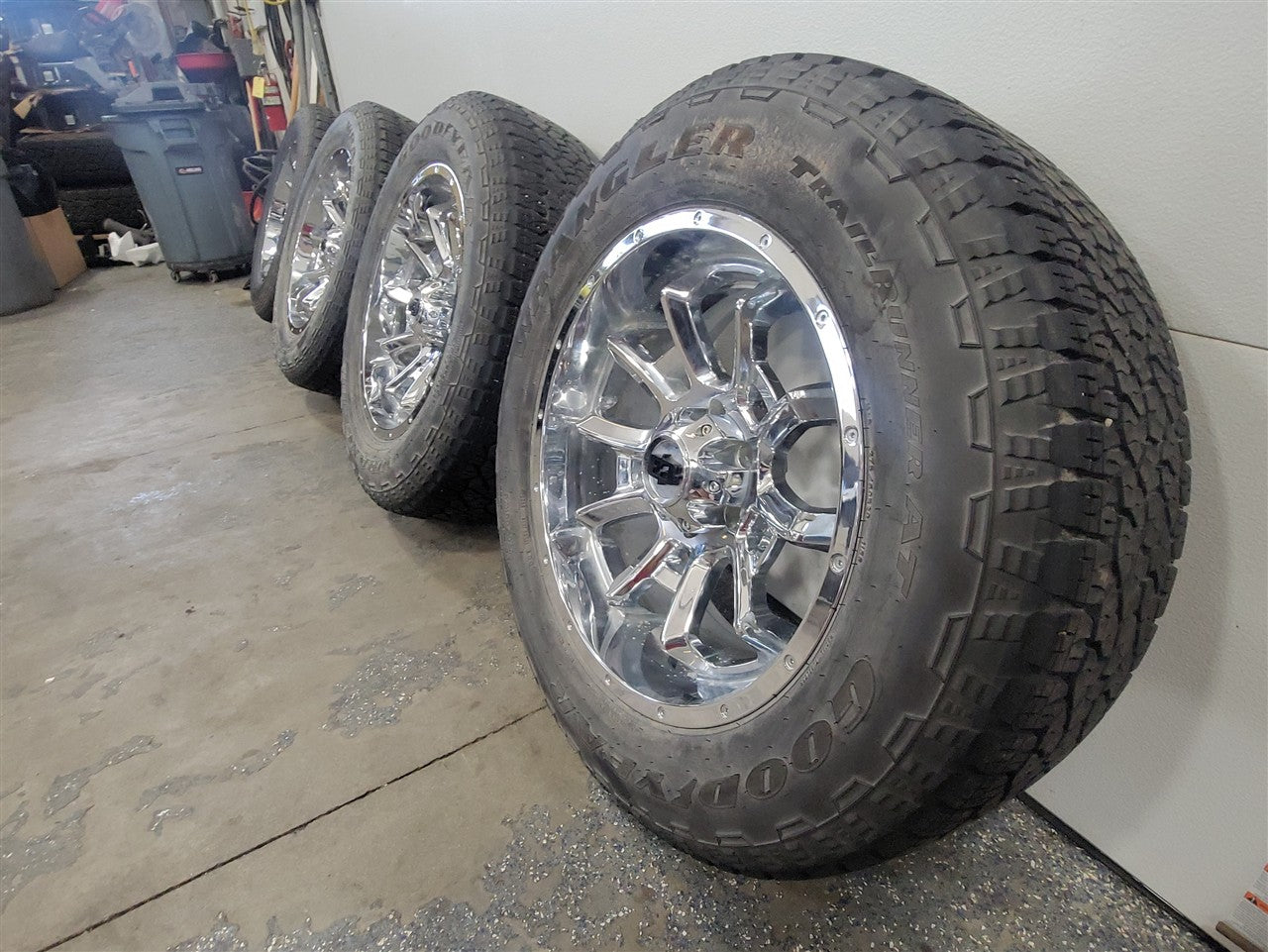 2022 SIERRA 20x9 VISION 415 BOMB C WRANGLE TIRES 33584 - image 1