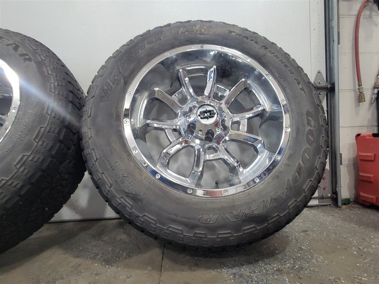 2022 SIERRA 20x9 VISION 415 BOMB C WRANGLE TIRES 33584 - image 4