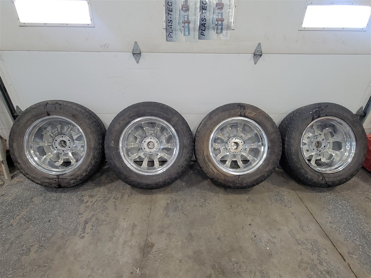 2022 SIERRA 20x9 VISION 415 BOMB C WRANGLE TIRES 33584 - image 5