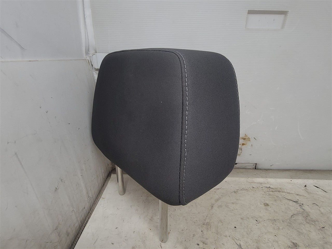 2024 SILVRDO15 FRONT HEADREST BLACK CLOTH LH OR RH 33585 - image 2