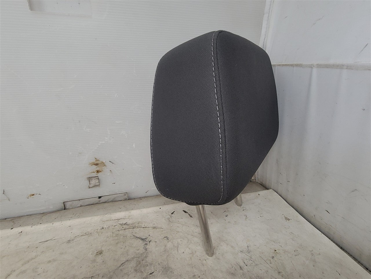 2024 SILVRDO15 FRONT HEADREST BLACK CLOTH LH OR RH 33585 - image 4