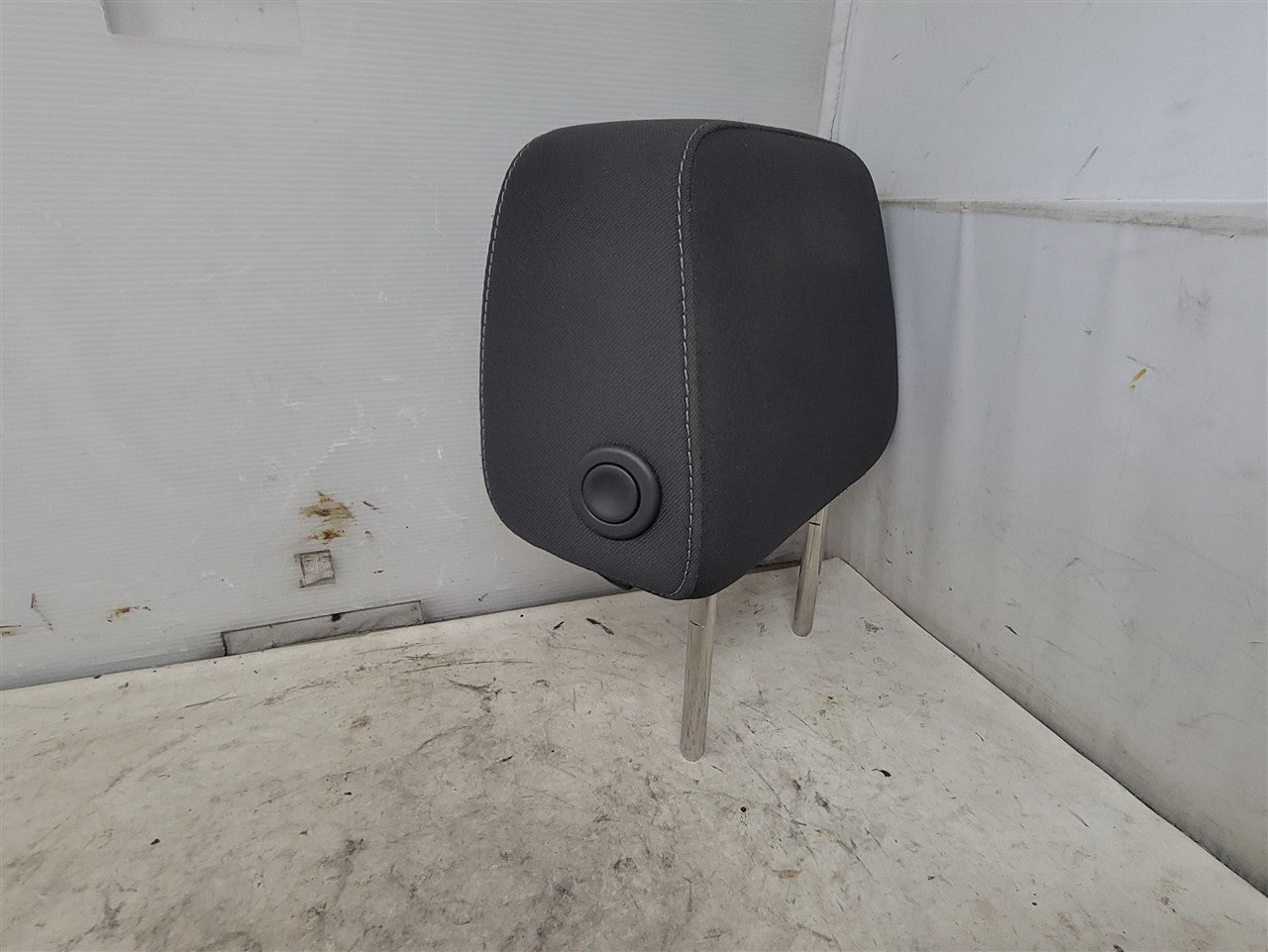 2024 SILVRDO15 FRONT HEADREST BLACK CLOTH LH OR RH 33586 - image 8