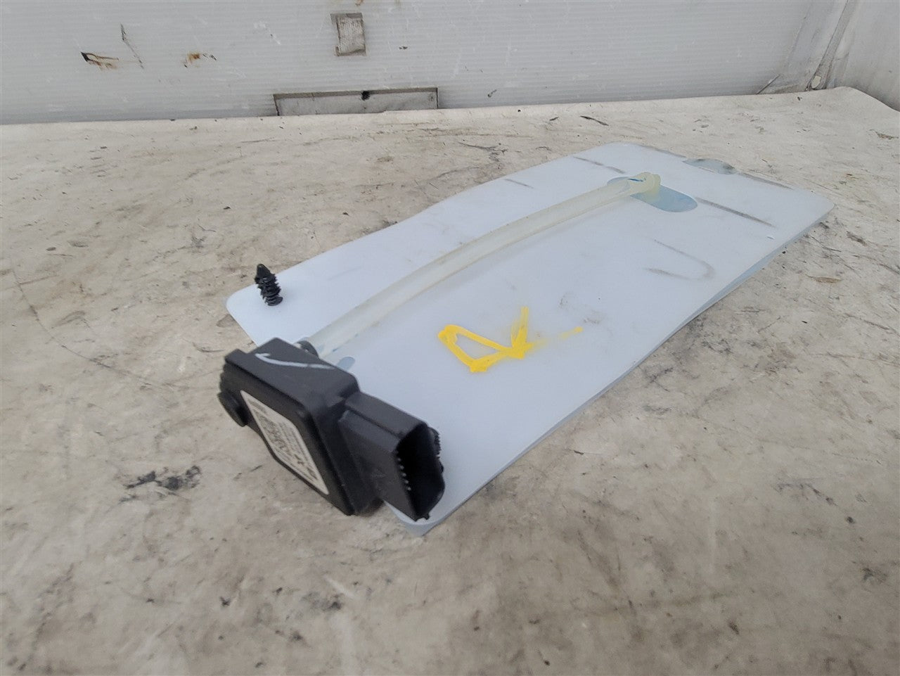 Used OEM 2024 SILVERADO RH SEAT PRESENCE SENSOR 85599092 33588, actual item photo 3