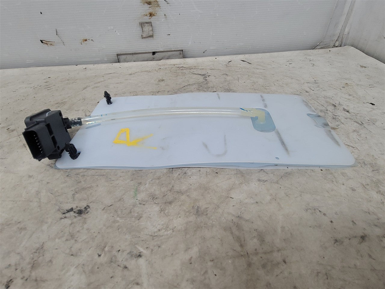 Used OEM 2024 SILVERADO RH SEAT PRESENCE SENSOR 85599092 33588, actual item photo 4