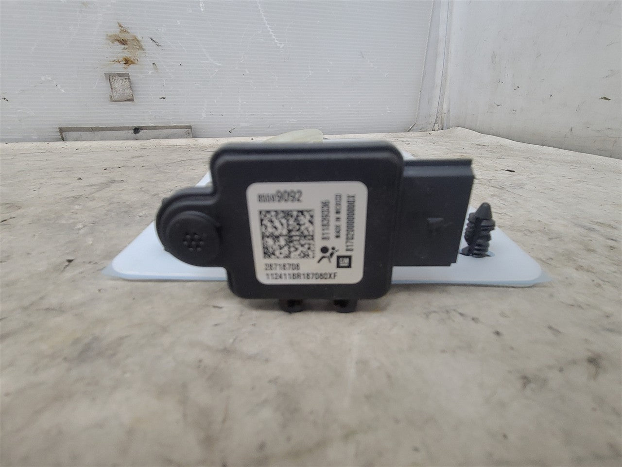 Used OEM 2024 SILVERADO RH SEAT PRESENCE SENSOR 85599092 33588, actual item photo 15