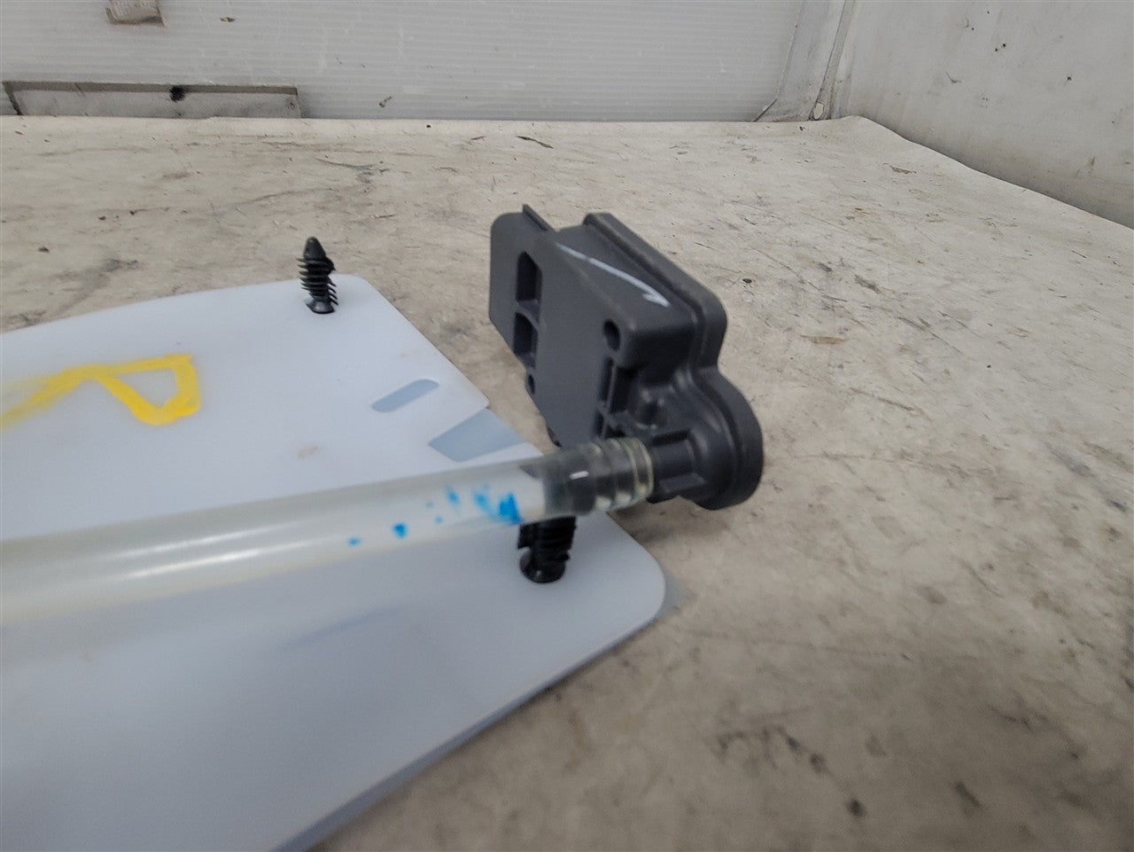 Used OEM 2024 SILVERADO RH SEAT PRESENCE SENSOR 85599092 33588, actual item photo 17