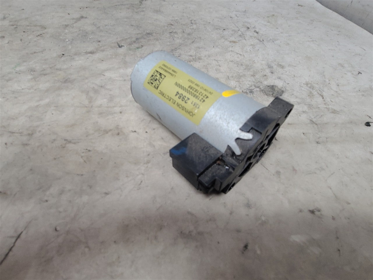 2024 SILVRDO15 FRONT LH SEAT MOTORS SET OF 4 33593 - image 4