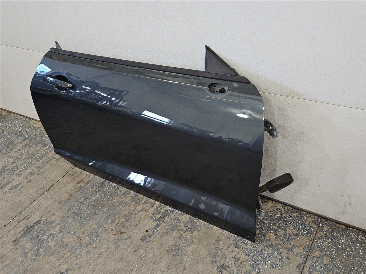 2017 CAMARO RH FRONT DOOR GUN GRAY 000 G7Q 33594 - image 2
