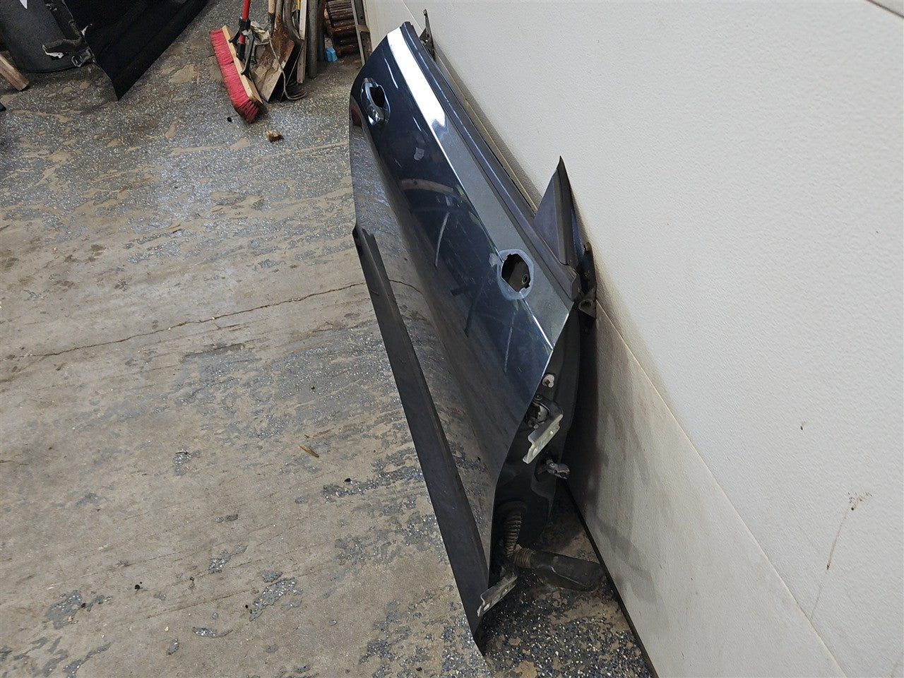 2017 CAMARO RH FRONT DOOR GUN GRAY 000 G7Q 33594 - image 3