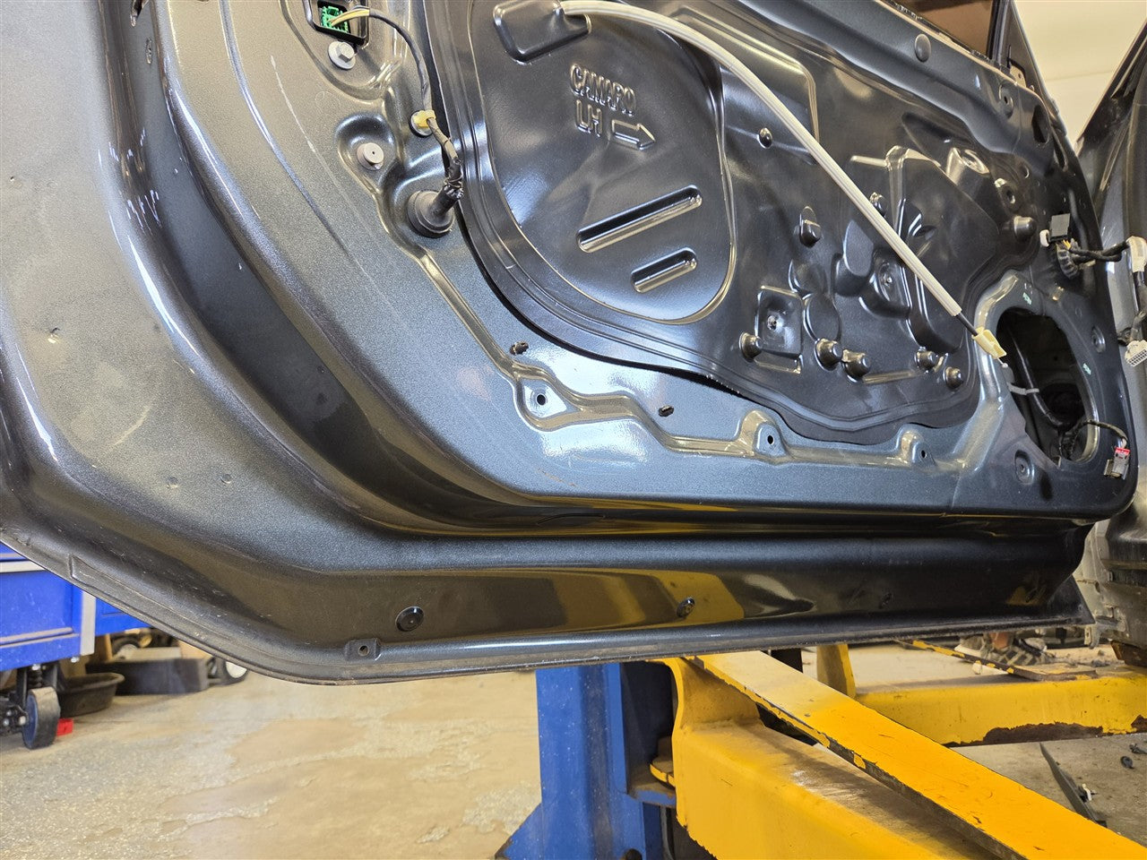 2017 CAMARO LH FRONT DOOR GUN GRAY 6S1 G7Q 33595 - image 3