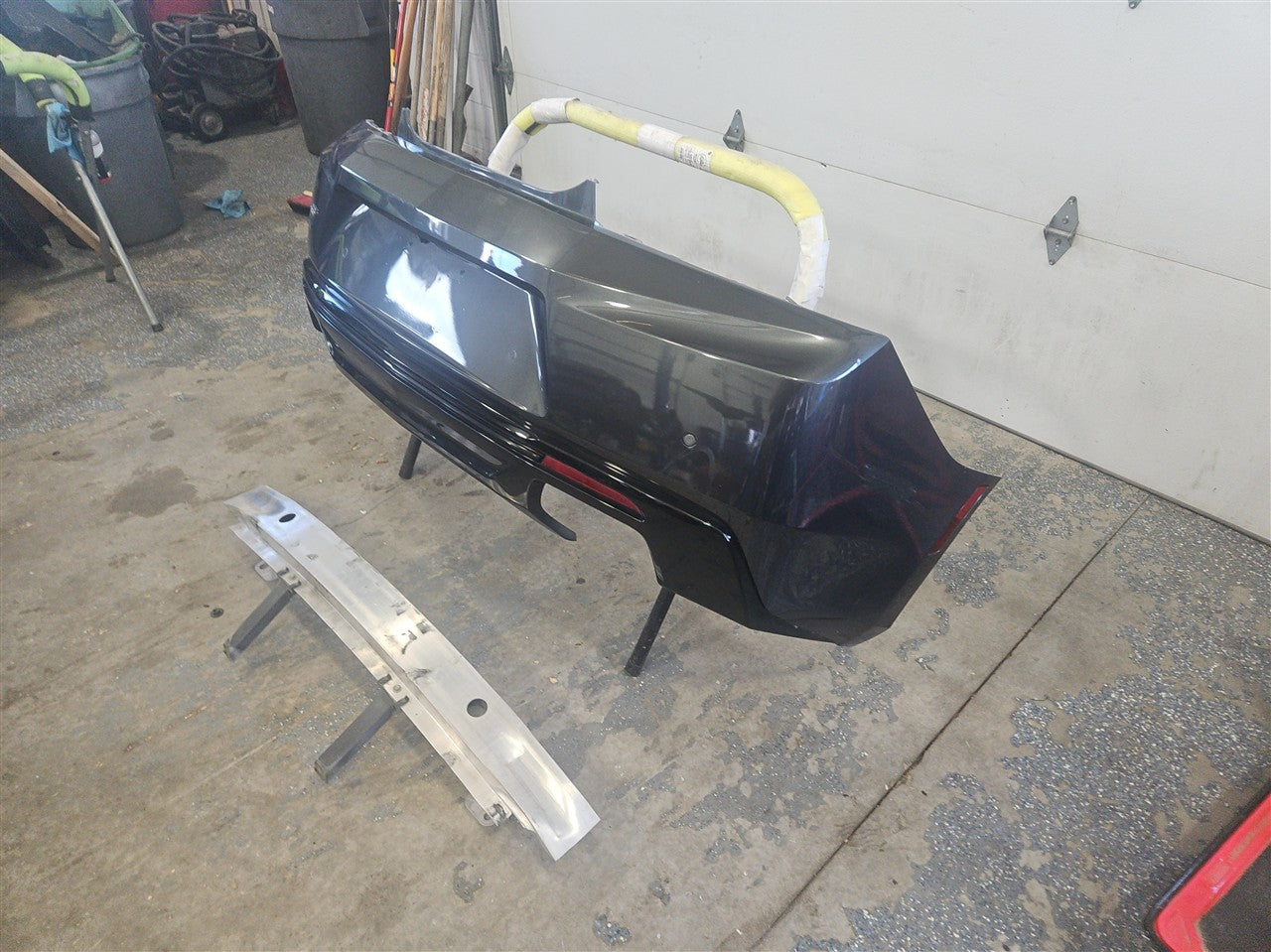 2017 CAMARO SS REAR BUMPER QUAD OUTLET GREY G7Q 33597 - image 2