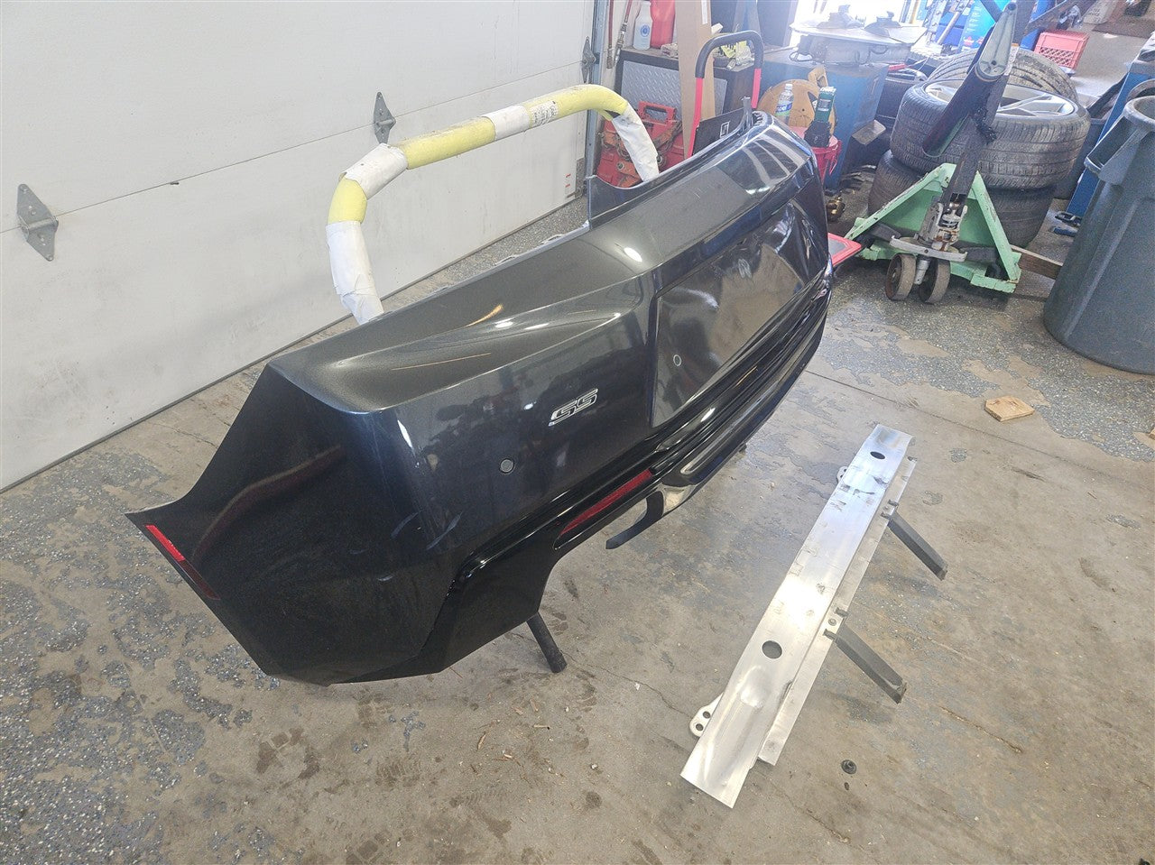2017 CAMARO SS REAR BUMPER QUAD OUTLET GREY G7Q 33597 - image 3
