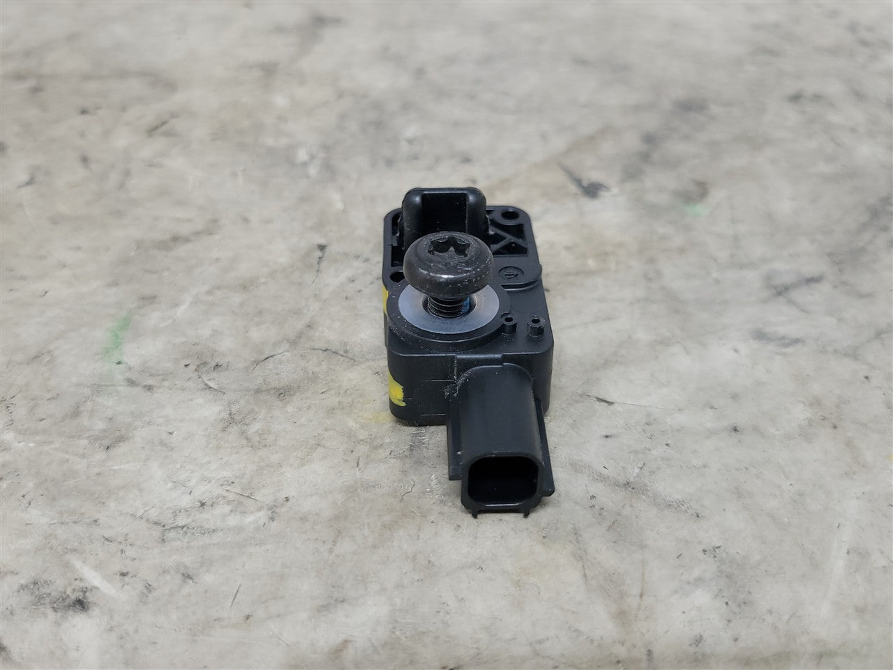 2017 CAMARO OEM GMC CHEVY CRASH SENSOR 13593676 33598 - image 3