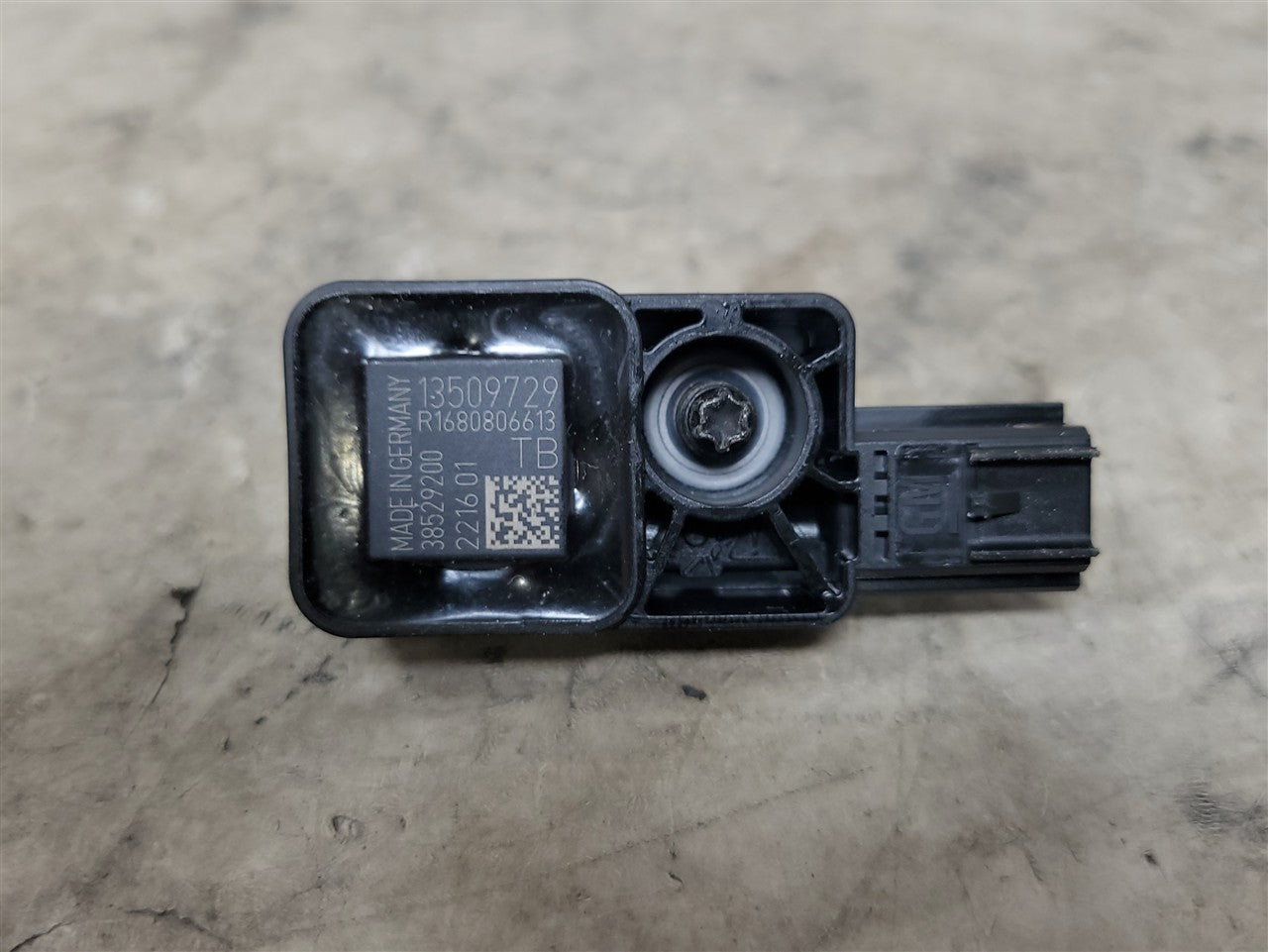 2017 CAMARO OEM GMC CHEVY CRASH SENSOR 13593676 33599 - image 6