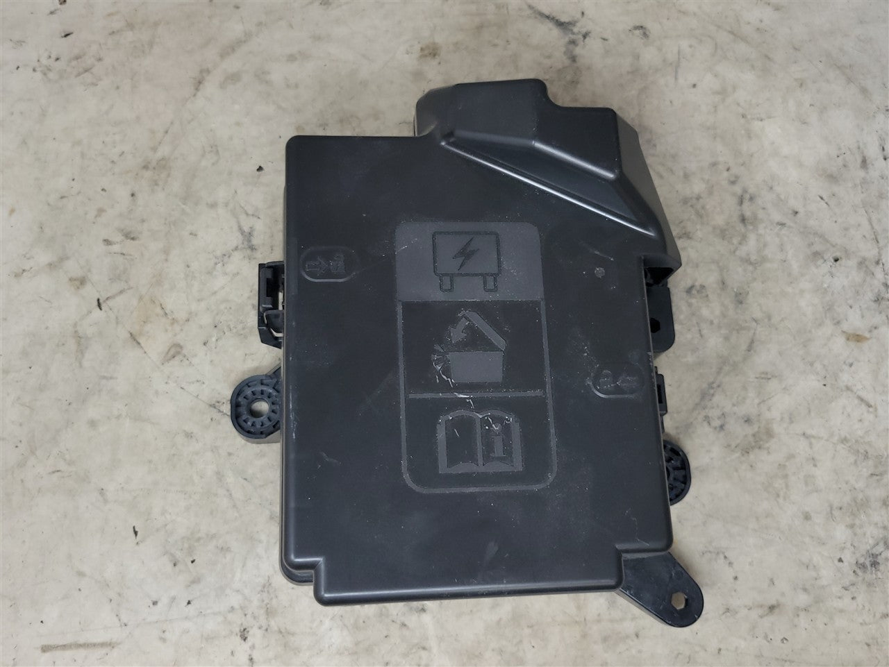 Used OEM 2017 CAMARO TRUNK FUSE BOX SS 84044728 33602, actual item photo 2