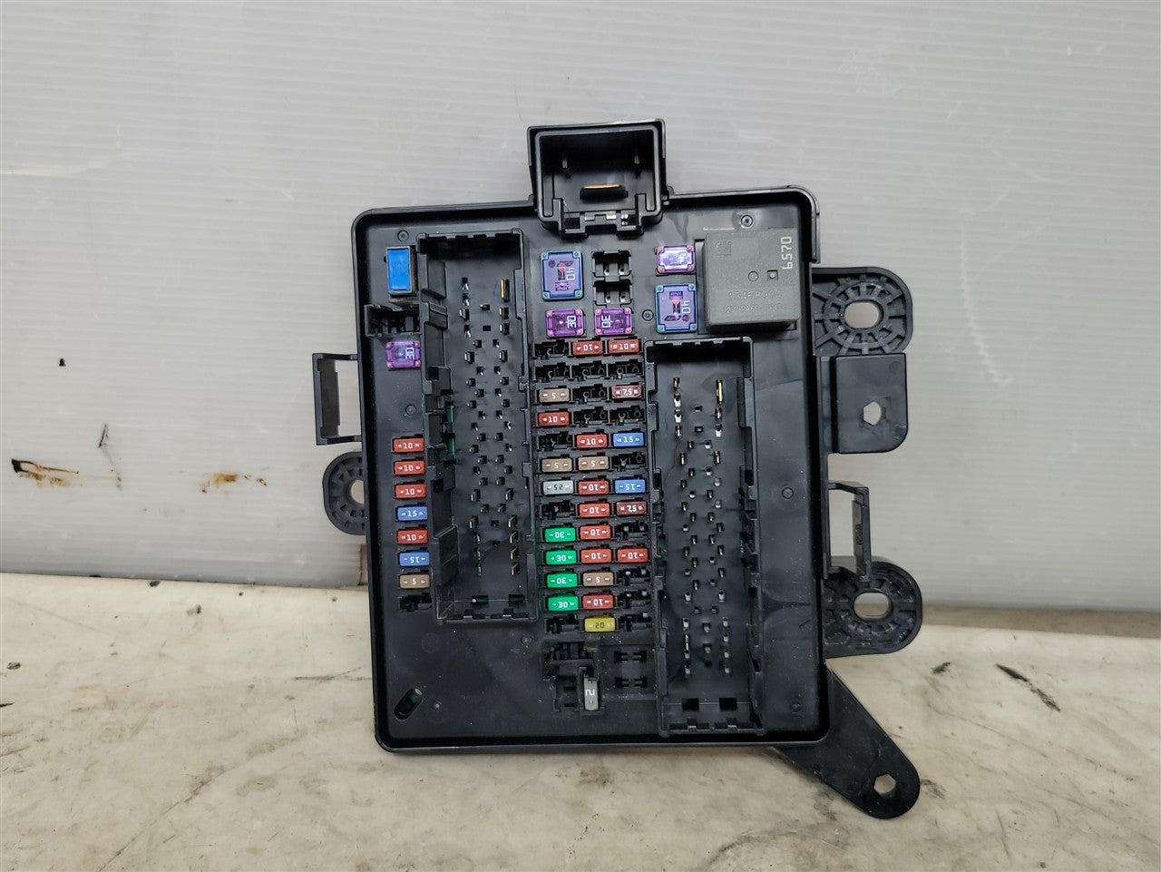 Used OEM 2017 CAMARO TRUNK FUSE BOX SS 84044728 33602, actual item photo 7