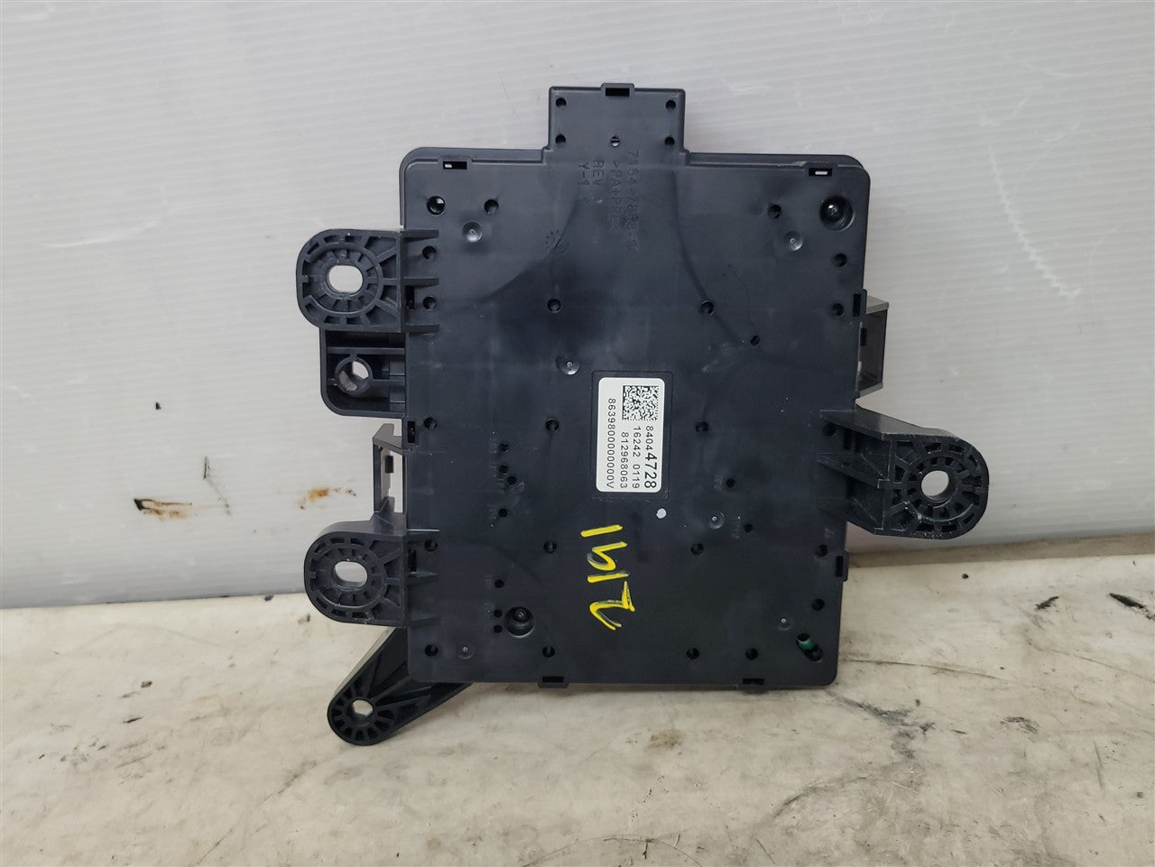 Used OEM 2017 CAMARO TRUNK FUSE BOX SS 84044728 33602, actual item photo 12