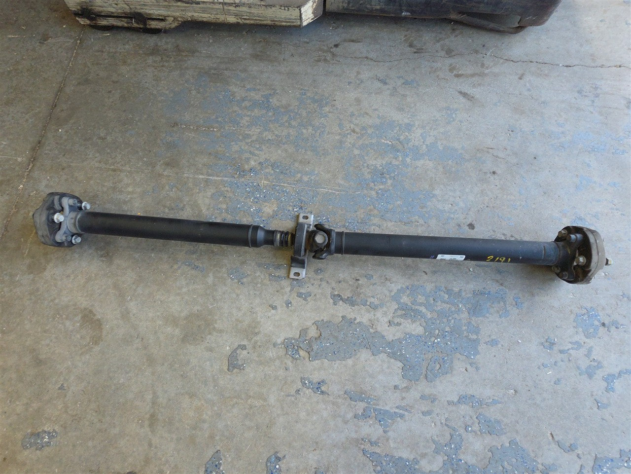 2017 CAMARO DRIVE SHAFT W/RUBBERS AUTO 33605 - image 1