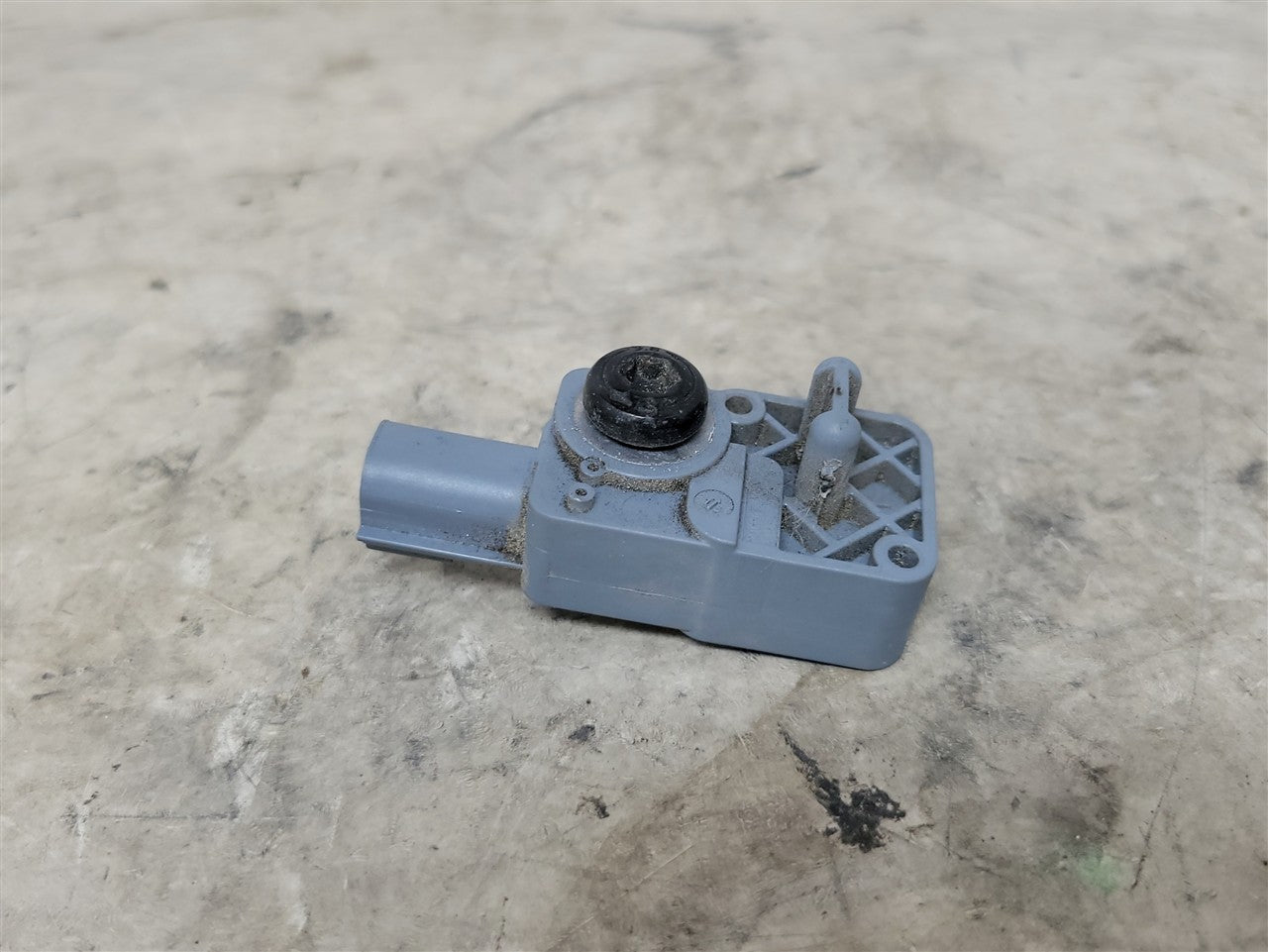2014 CAMARO OEM FRONT END CRASH SENSOR 13502340 33615 - image 4