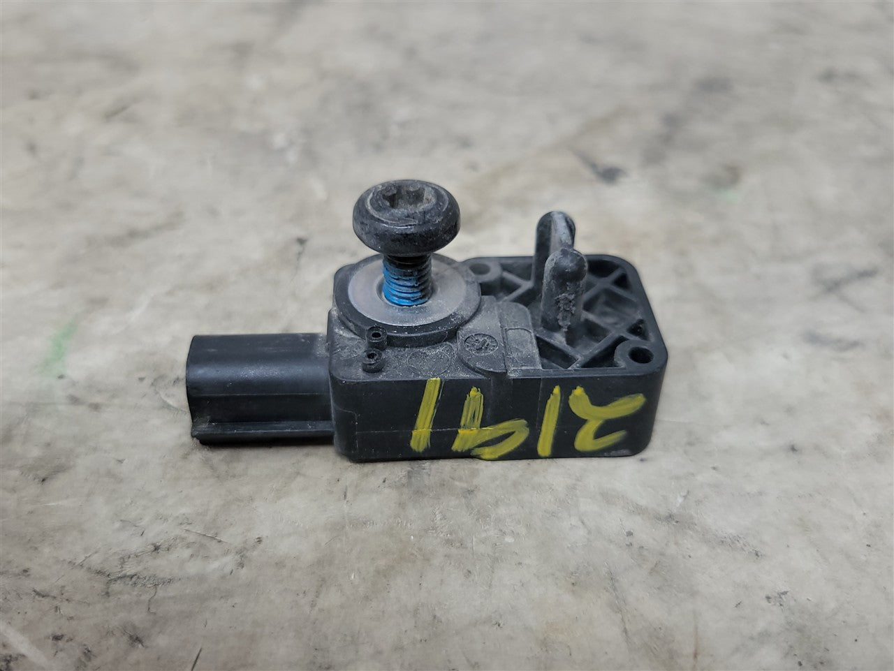 2017 CAMARO OEM GMC CHEVY CRASH SENSOR 13593676 33621 - image 2