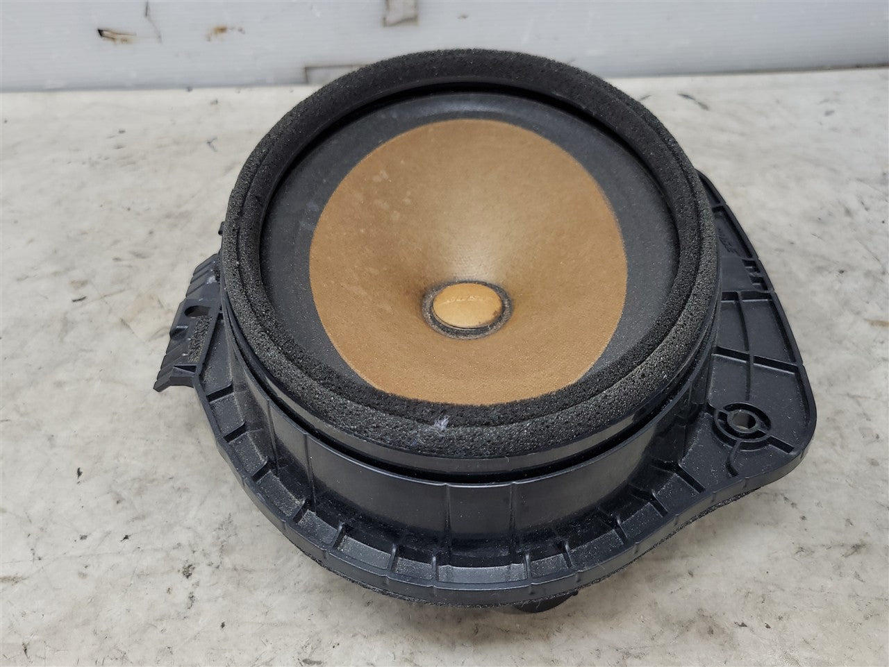 2017 CAMARO FRONT DOOR BOSE SPEAKER 23125292 33623 - image 3