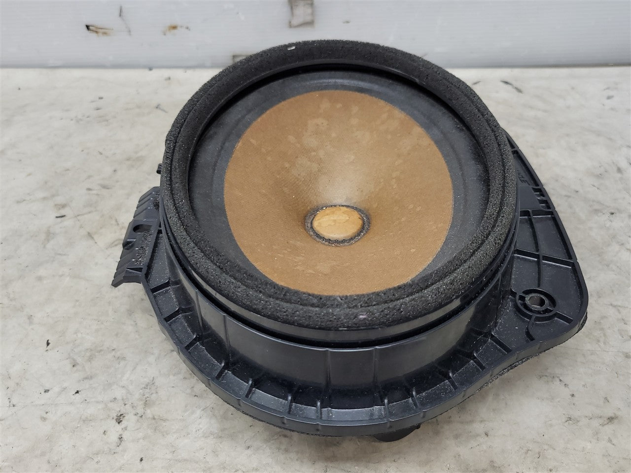 2017 CAMARO FRONT DOOR BOSE SPEAKER 23125292 33624 - image 3
