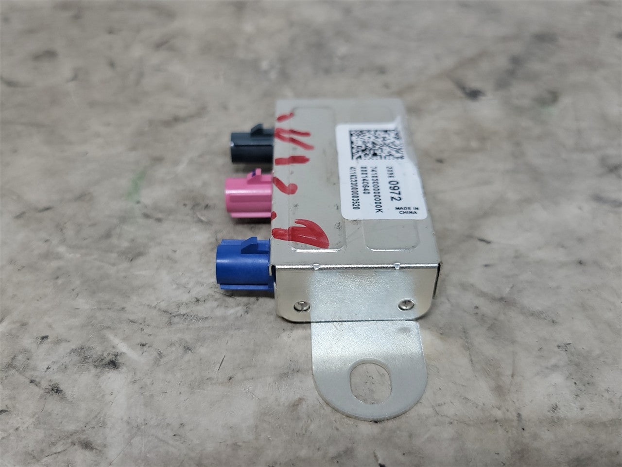 2017 CAMARO 20960972 ONSTAR GPS SPLITTER 33626 - image 3