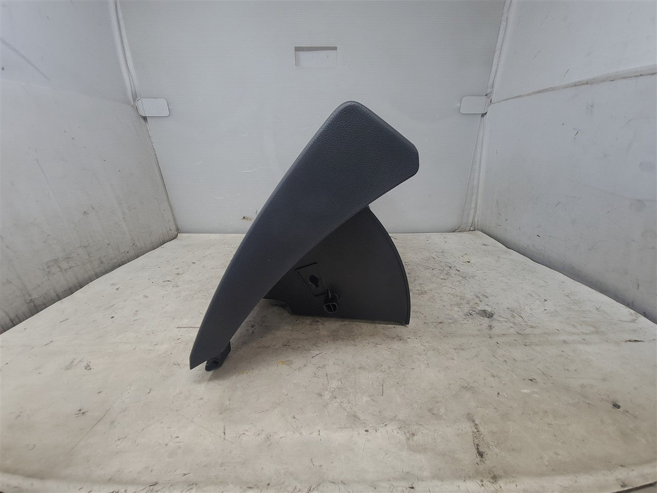2017 CAMARO GLOVE BOX WITH LATCH BLACK 84208163 33631 - image 3