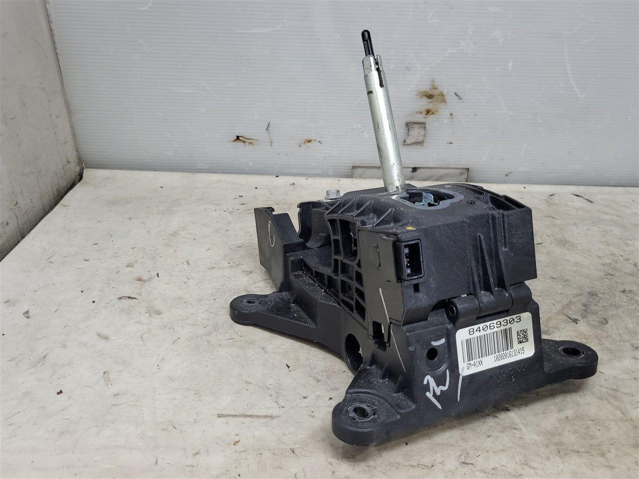 2017 CAMARO AUTOMATIC FLOOR SHIFTER 84069303 33632 - image 8