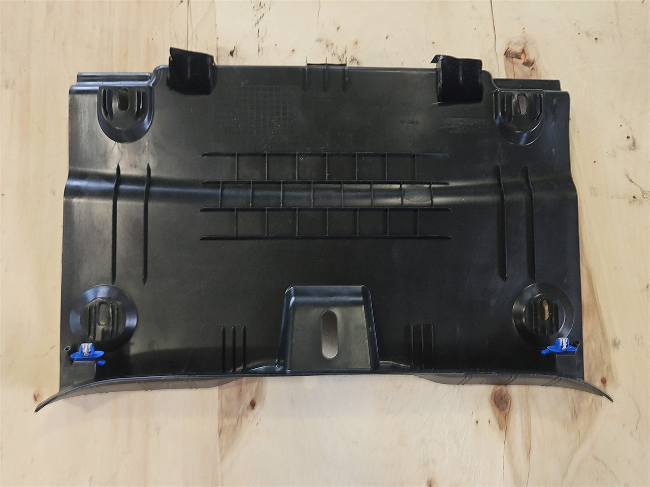 2017 CAMARO TRUNK FINISH PANEL LATCH TRIM COUPE 33635 - image 10