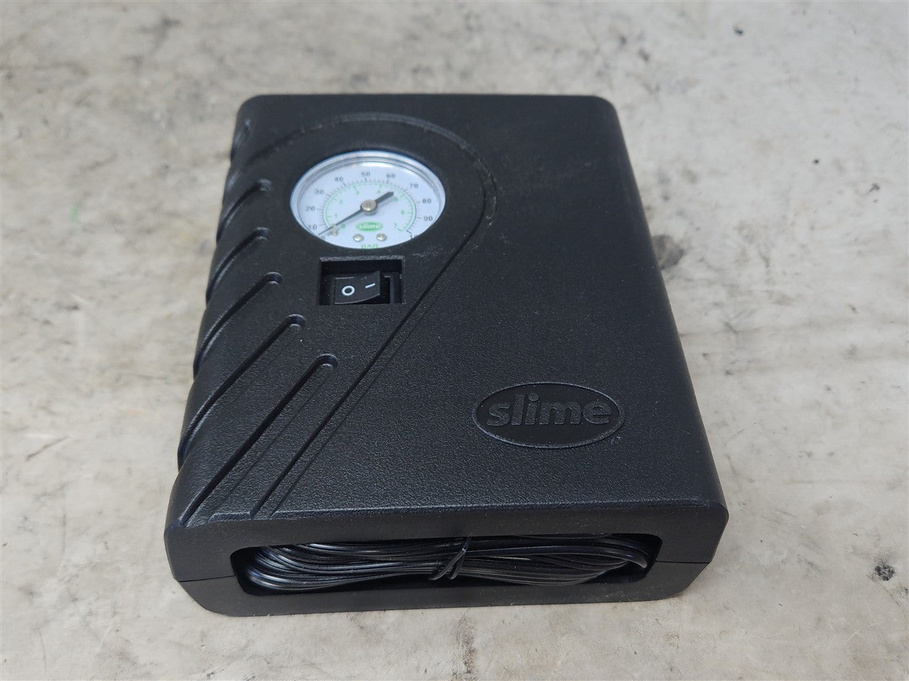 2017 CAMARO EMERGENCY TIRE INFLATOR COMPRESSOR 33650 - image 3